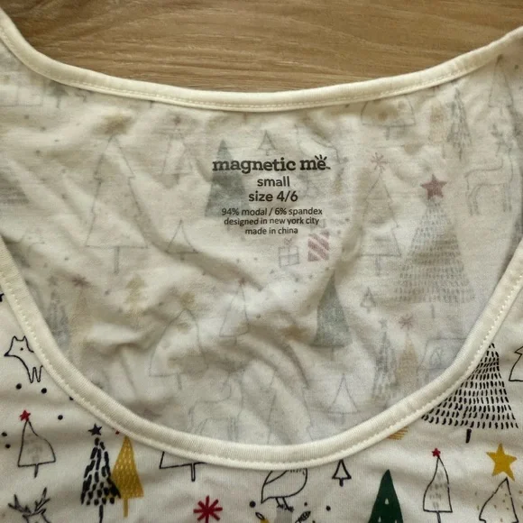 Adult Magnetic Me Pajamas worn once. Extremely comfortable. Size S. - Picture 2 of 3